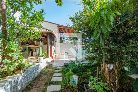 Casa à venda com 360m², 4 quartos e 2 vagasQuintal
