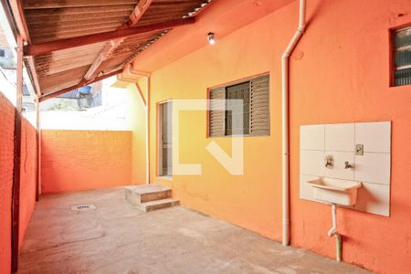 Casa para alugar com 70m², 2 quartos e 1 vagaÁrea de Serviço