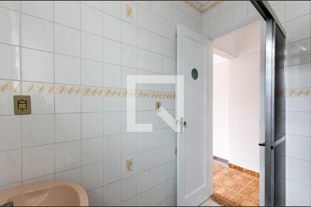 Banheiro suíte de apartamento para alugar com 3 quartos, 150m² em Pompéia, Santos
