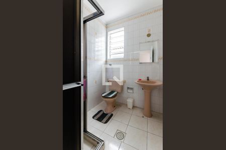 Banheiro suíte de apartamento para alugar com 3 quartos, 150m² em Pompéia, Santos