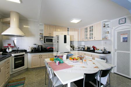 Casa à venda com 173m², 3 quartos e 2 vagasCozinha