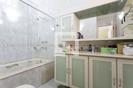 Casa à venda com 173m², 3 quartos e 2 vagasBanheiro da Suíte