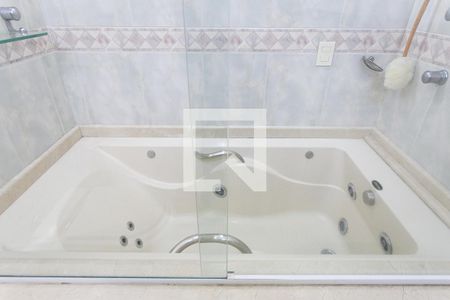 Casa à venda com 173m², 3 quartos e 2 vagasBanheiro da Suíte - Banheira