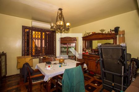Sala  de casa à venda com 3 quartos, 220m² em Teresópolis, Porto Alegre
