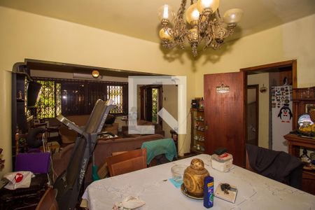 Sala  de casa à venda com 3 quartos, 220m² em Teresópolis, Porto Alegre