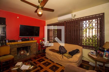 Sala  de casa à venda com 3 quartos, 220m² em Teresópolis, Porto Alegre