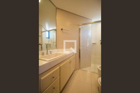 Apartamento à venda com 107m², 3 quartos e 2 vagasBanheiro da Suíte 