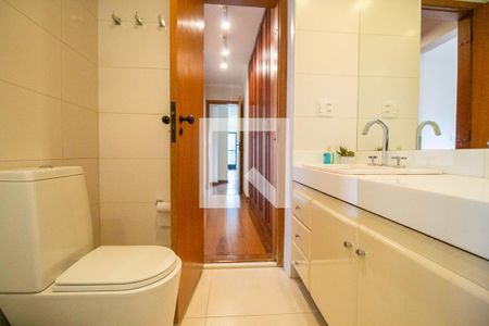 Apartamento à venda com 107m², 3 quartos e 2 vagasBanheiro da Suíte 