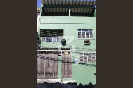 Casa de condomínio à venda com 290m², 4 quartos e 2 vagasFachada da casa