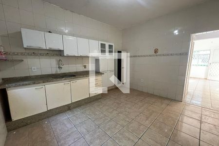 Casa de condomínio à venda com 290m², 4 quartos e 2 vagasCozinha