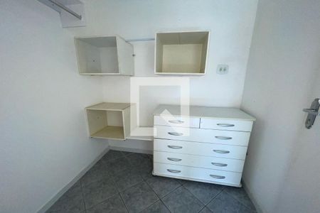 Casa de condomínio à venda com 290m², 4 quartos e 2 vagasCloset da suíte
