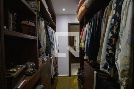 Apartamento à venda com 365m², 5 quartos e 2 vagasCloset da Suíte