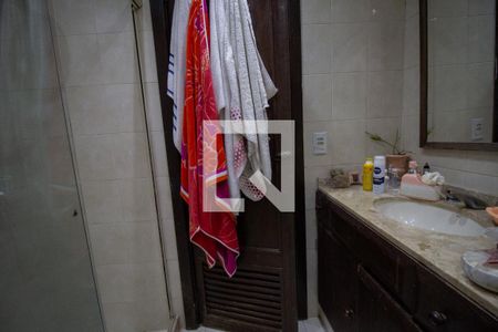Apartamento à venda com 365m², 5 quartos e 2 vagasBanheiro dos Quartos
