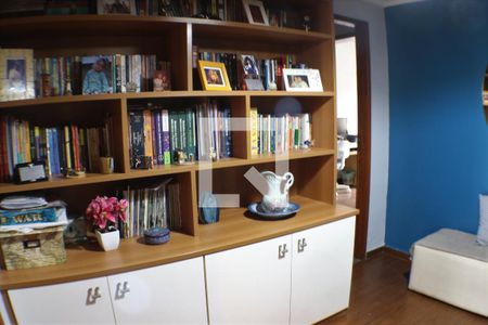 Casa à venda com 360m², 4 quartos e 2 vagasEscritório