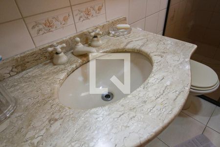 Casa à venda com 400m², 4 quartos e 8 vagassuite quarto 1