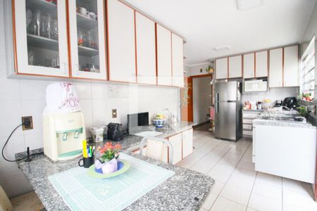 Casa à venda com 400m², 4 quartos e 8 vagascozinha