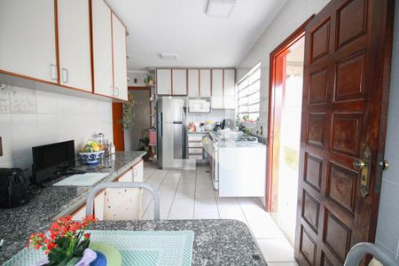 Casa à venda com 400m², 4 quartos e 8 vagascozinha