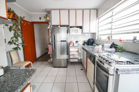 Casa à venda com 400m², 4 quartos e 8 vagascozinha