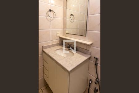 Apartamento para alugar com 130m², 3 quartos e 1 vaga Apartamento para alugar com 130m², 3 quartos e 1 vagaBanheiro