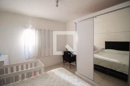Quarto 1 de casa de condomínio para alugar com 2 quartos, 80m² em Vila Carmosina, São Paulo
