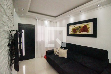 Sala de casa de condomínio para alugar com 2 quartos, 80m² em Vila Carmosina, São Paulo