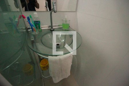 Casa de condomínio à venda com 80m², 2 quartos e 1 vagaBanheiro