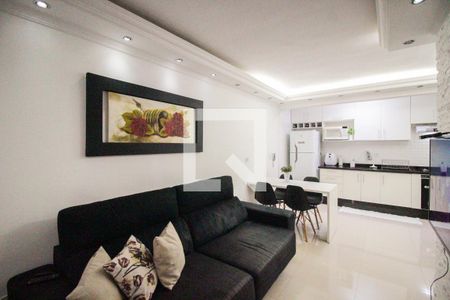 Sala de casa de condomínio para alugar com 2 quartos, 80m² em Vila Carmosina, São Paulo