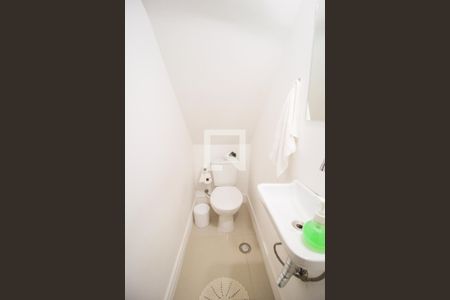 Casa de condomínio à venda com 80m², 2 quartos e 1 vagaLavabo