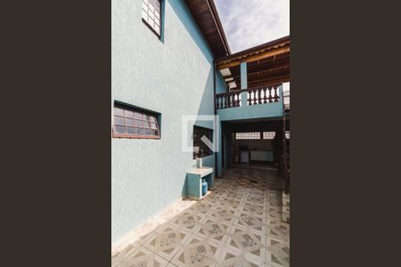 Quintal de casa para alugar com 3 quartos, 220m² em Vila Ipojuca, São Paulo