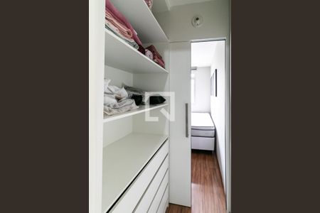 Apartamento à venda com 64m², 2 quartos e 1 vaga Apartamento à venda com 64m², 2 quartos e 1 vagaCloset