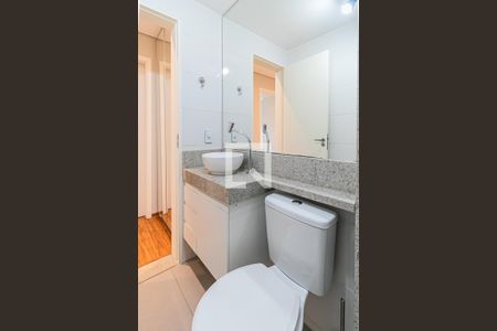 Apartamento à venda com 64m², 2 quartos e 1 vaga Apartamento à venda com 64m², 2 quartos e 1 vagaBanheiro Social