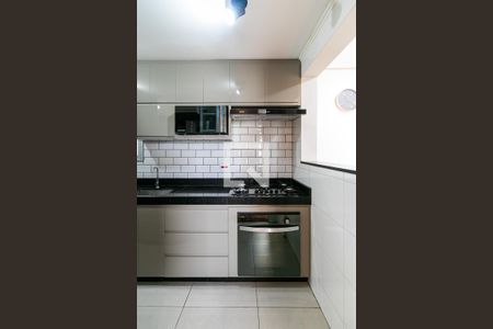 Apartamento à venda com 64m², 2 quartos e 1 vaga Apartamento à venda com 64m², 2 quartos e 1 vagaCozinha e Área de Serviço