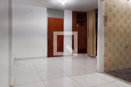 Sala de apartamento para alugar com 1 quarto, 40m² em Cocotá, Rio de Janeiro