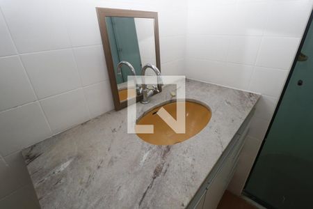 Apartamento à venda com 70m², 2 quartos e 1 vagaDetalhe do banheiro