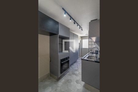 Cozinha de apartamento para alugar com 2 quartos, 80m² em Itaim Bibi, São Paulo