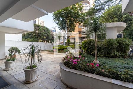 área comum do prédio de apartamento para alugar com 2 quartos, 80m² em Itaim Bibi, São Paulo