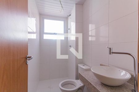 Banheiro de apartamento para alugar com 2 quartos, 44m² em Parque São Vicente, Mauá