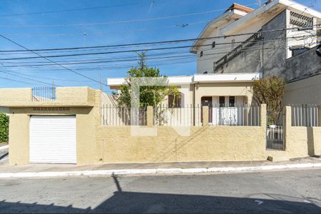 Casa à venda com 202m², 2 quartos e 1 vagaFachada