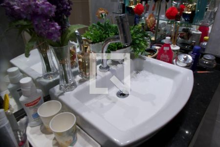 Apartamento para alugar com 70m², 2 quartos e 1 vaga Apartamento para alugar com 70m², 2 quartos e 1 vagaBanheiro social