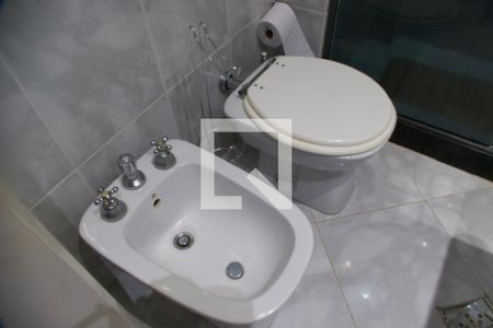 Apartamento para alugar com 70m², 2 quartos e 1 vaga Apartamento para alugar com 70m², 2 quartos e 1 vagaBanheiro social