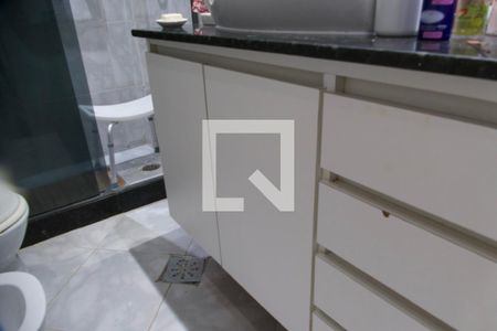 Apartamento para alugar com 70m², 2 quartos e 1 vaga Apartamento para alugar com 70m², 2 quartos e 1 vagaBanheiro social