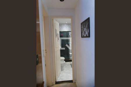 Corredor  de apartamento para alugar com 2 quartos, 70m² em Leblon, Rio de Janeiro