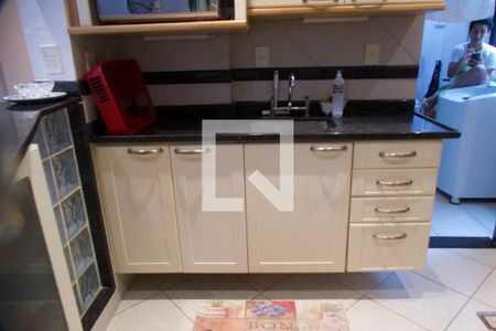Apartamento para alugar com 70m², 2 quartos e 1 vaga Apartamento para alugar com 70m², 2 quartos e 1 vagaCozinha americana