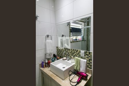 Casa à venda com 98m², 2 quartos e 3 vagas Casa à venda com 98m², 2 quartos e 3 vagasBanheiro