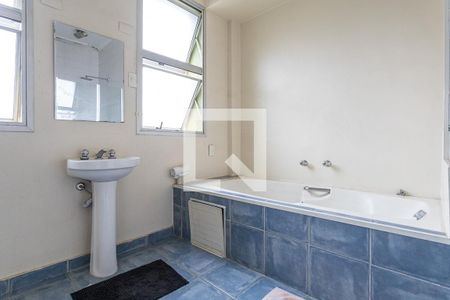 Apartamento para alugar com 330m², 4 quartos e sem vagaBanheiro da Suíte 2