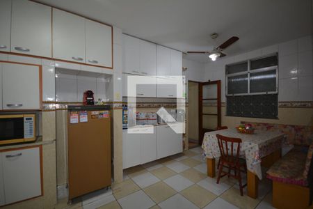 Casa à venda com 130m², 4 quartos e 2 vagasCozinha