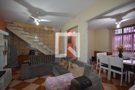 Sala de Estar de casa à venda com 4 quartos, 130m² em Olaria, Rio de Janeiro