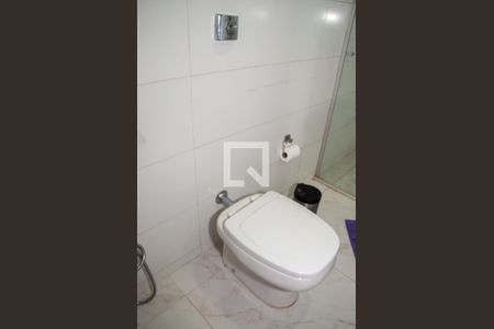 Casa à venda com 220m², 3 quartos e 3 vagasBanheiro