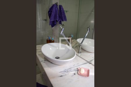 Casa à venda com 220m², 3 quartos e 3 vagasBanheiro