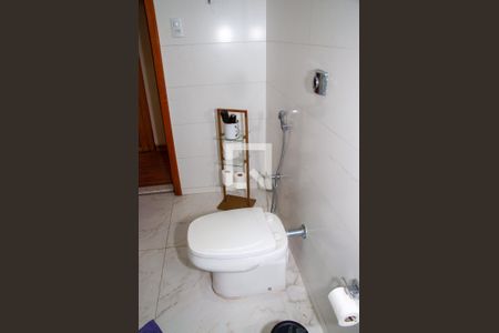 Casa à venda com 220m², 3 quartos e 3 vagasBanheiro